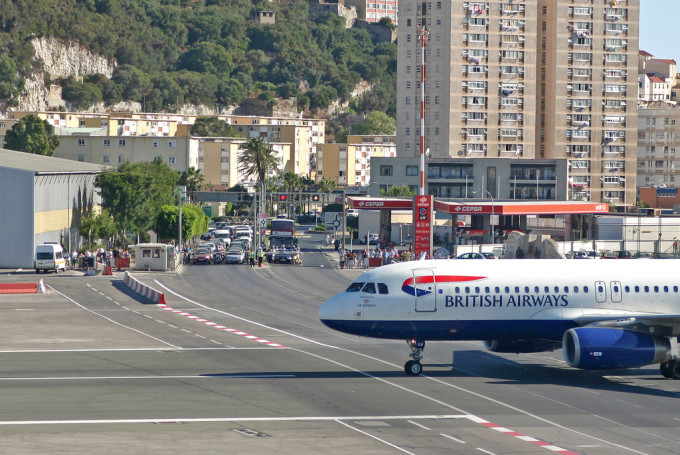 Дешевые авиабилеты в Гибралтар